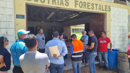 Llegada de la comisión que evalúa edificios del Curla en La Ceiba (Honduras).