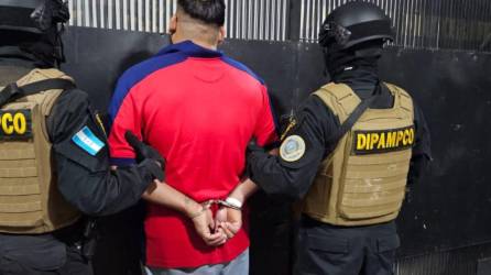 Agentes de la Dipampco presentan captura de pandillero conocido como “Ultra”, acusado de extorsión y asesinato.