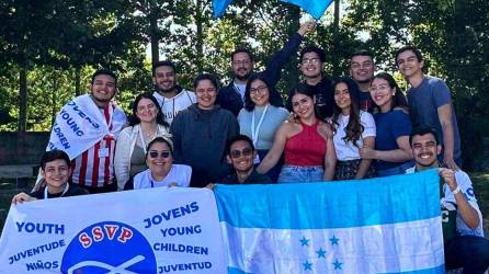El grupo, cuya mayoría pertenece a la parroquia San Vicente de Paúl, participa en la Jornada Mundial de la Juventud.
