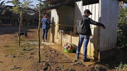 Los técnicos de la Convivienda inspeccionan las aldeas para la autoconstrucción.