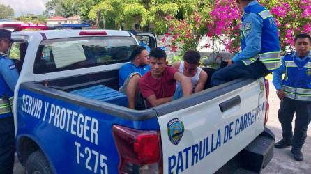 En respuesta a denuncias interpuestas por ciudadanos que fueron víctimas de asaltos, agentes de la Policía capturaron ayer a tres supuestos delincuentes en el barrio Concepción.