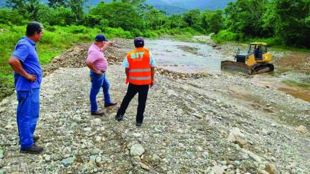 Ríos de siete municipios de Atlántida son intervenidos por daños causados por lluvias.