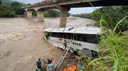 Un fatídico accidente vial ocurrió en la madrugada de este domingo 15 de octubre en el occidente de Honduras.