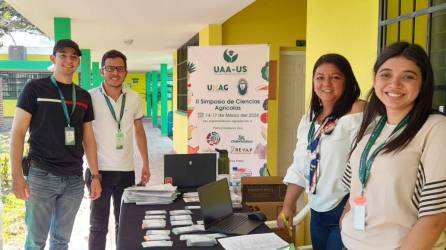 Jóvenes organizadores del II Simposio de Ciencias Agrícolas.