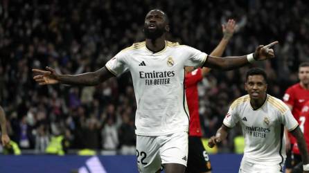 Antonio Rüdiger celebrando su gol que le dio la victoria al Real Madrid contra el Mallorca.