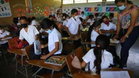 A la fecha se han nombrado en propiedad unos 812 profesores de 14 mil plazas en concurso docente.