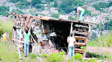 <b>Cifras del BID indican que 1,1 millones de hondureños se convirtieron en pobres y dos millones pasaron a extrema pobreza en 2022.</b>