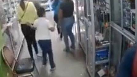 Asalto en farmacia de Olanchito, Yoro queda grabado en cámara