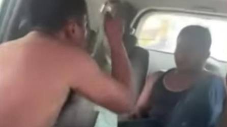 Video: Padre golpea a ladrón que arrastró a su hija por robarle