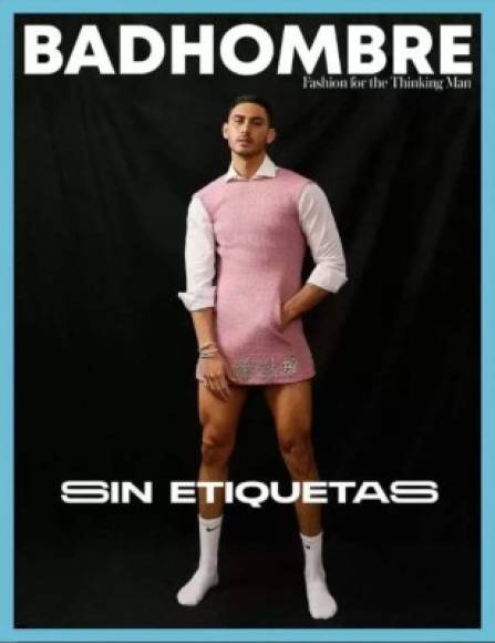 El actor mexicano Alejandro Speitzer, protagonista de 'Alguien tiene que morir', 'Oscuro deseo' y novio de Ester Expósito posó para la portada de la revista 'Bad Hombre' bajo el título de 'Sin etiquetas'. Él lució un mini vestido rosa sobre una camisa blanca.
