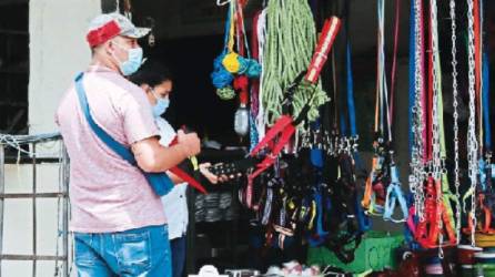 Muchos negocios intentan mantenerse a flote debido a las bajas ventas por el poco poder adquisitivo de los compradores.