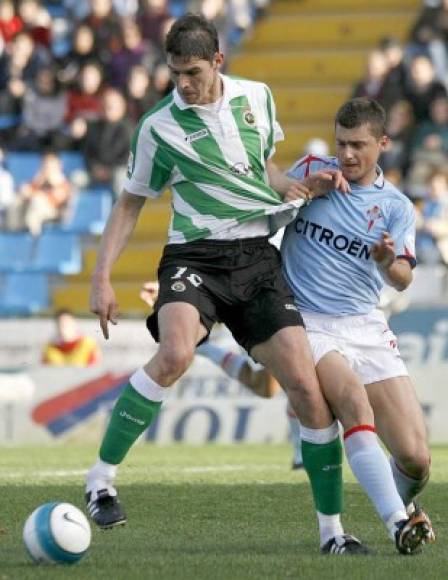 Nikola Zigic | 2,02 metros: delantero serbio, menos potente que Koller, pero más efectivo en el juego aéreo, por su ligereza física. Destacó en Valencia y otros clubes españoles.