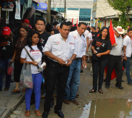 Toñito lleva operativo para fumigar sectores