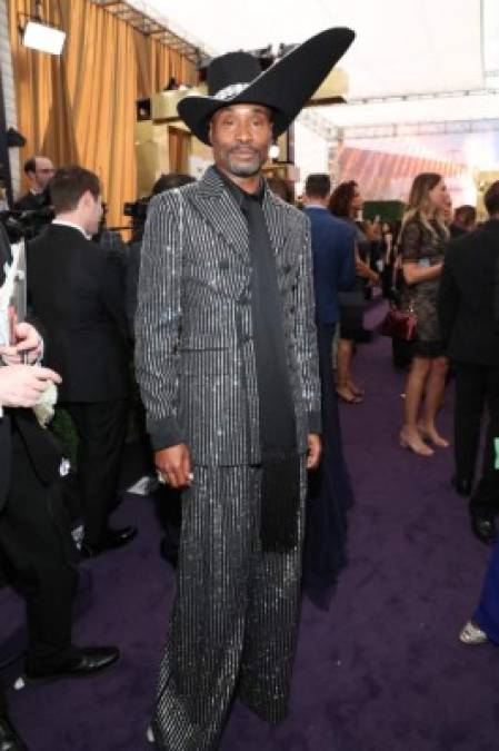 El artista Billy Porter ya se ha hecho conocido por sus trajes estrafalarios en las alfombras de las premiaciones a las que asiste.