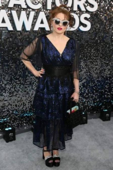 Helena Bonham Carter llega a los Premios del Sindicato de Actores en el Auditorio Shrine de Los Ángeles el 19 de enero de 2020.<br/><br/>