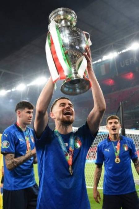 Jorginho: El centrocampista se apunta como fuerte rival para Messi en la lucha por el Balón de Oro. Ganó la Eurocopa con Italia y la Champions con Chelsea; inclusive se apuntó para pelear por el galardón: 'Nadie ha ganado más que yo esta temporada', señaló.