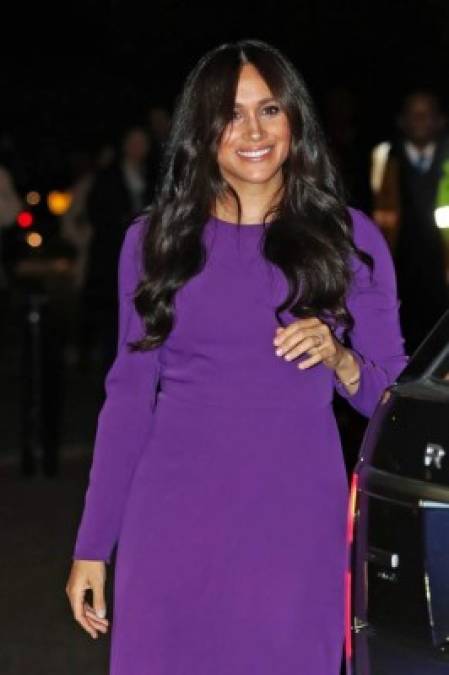 Meghan Markle reapareció ante los medios este martes 21 de octubre en la gala de la inauguración oficial de la cumbre One Young World 2019 en el Royal Albert Hall en Kensington, West London. Para la ocasión llegó sin la compañía de su esposo, el príncipe Harry.