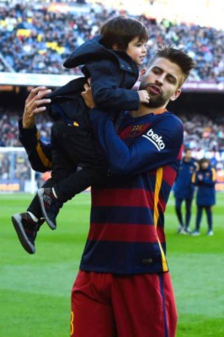 Gerrard y su hijo Milan Piqué.