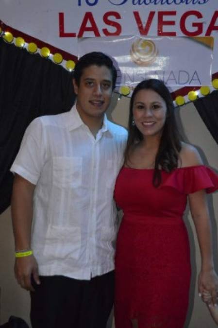 Luis y Rina Deras.