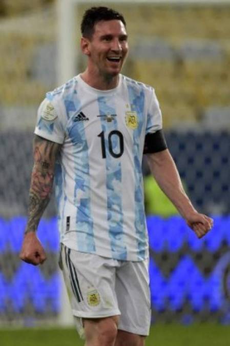 Aunque no brilló en el templo carioca, Messi, con 34 años, por fin obtuvo una alegría con la selección absoluta después de haber perdido tres finales de Copa América (2007, 2015, 2016) y el Mundial de 2014.