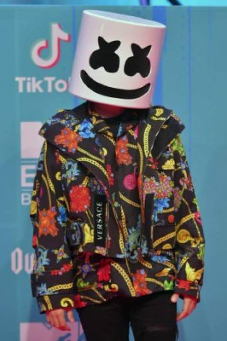 El look del productor y DJ estadounidense Marshmello.