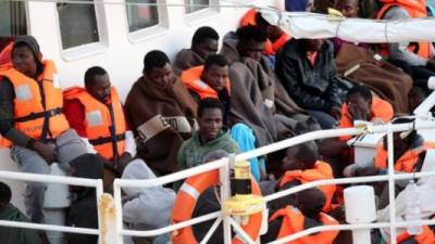 El barco Lifeline con 230 inmigrantes a su llegada a Malta el 27 de junio anterior.EFE