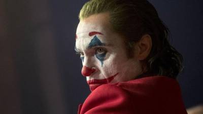 Joaquin Phoenix interpretando al “Joker”.