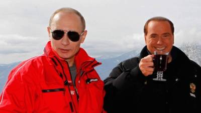 El presidente de Rusia, Vladimir Putin, junto a su amigo el exprimer ministro italiano Silvio Berlusconi.