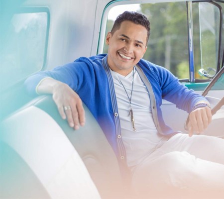 Jorge Celedón llega hoy a San Pedro Sula