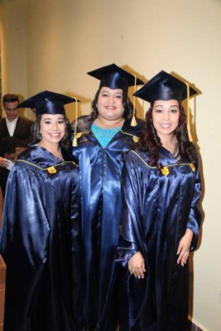 Giselle Madrid, Meli Barahona y Vero Gavarrete.