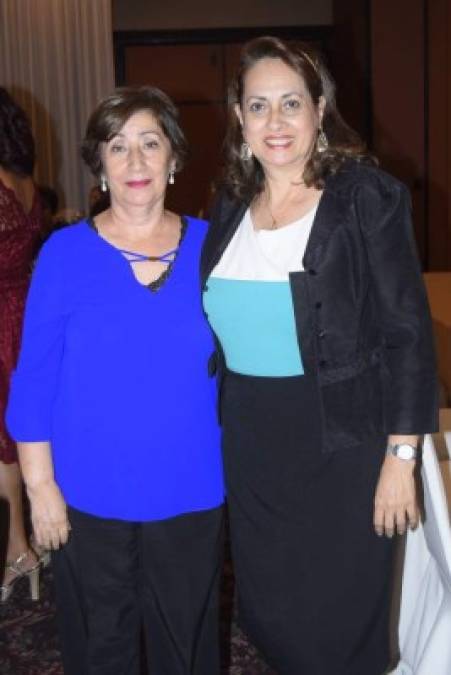 Miriam Castellón y Sandra Alvarado.
