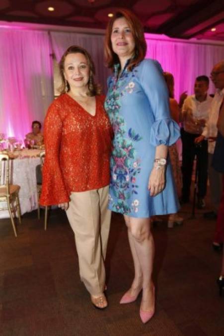 Martha Calderón y Jeannie Sarmiento.