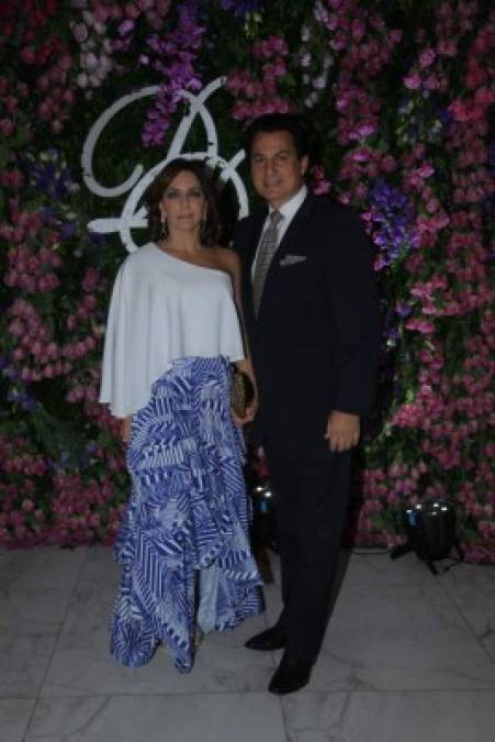 Sandra y Mario Canahuati.