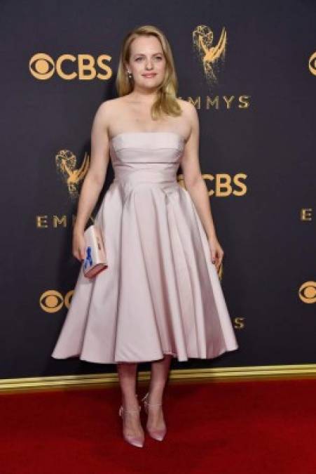 LOS ANGELES, CA - SEPTEMBER 17: Actor Elisabeth Moss attends the 69th Annual Primetime Emmy Awards at Microsoft Theater on September 17, 2017 in Los Angeles, California. Frazer Harrison/Getty Images/AFP