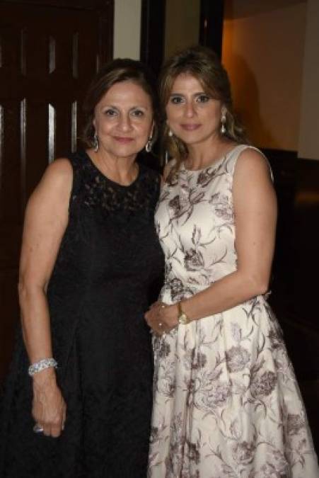 Diana Handal y Vivian Kattán.