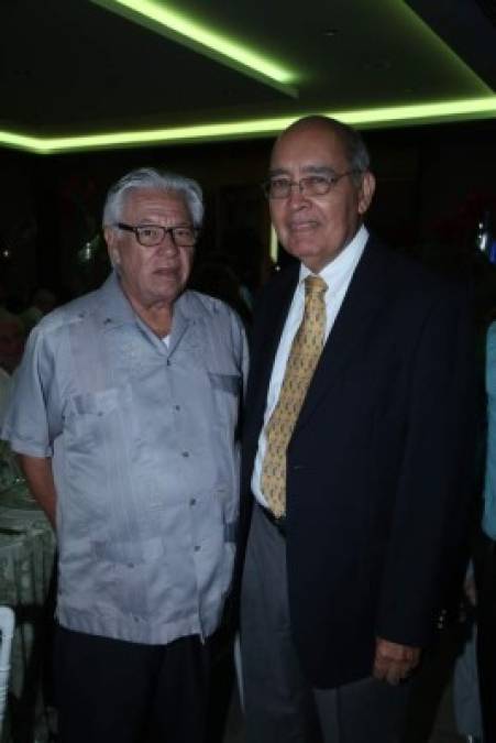 Roberto Elvir y Marco Matute.