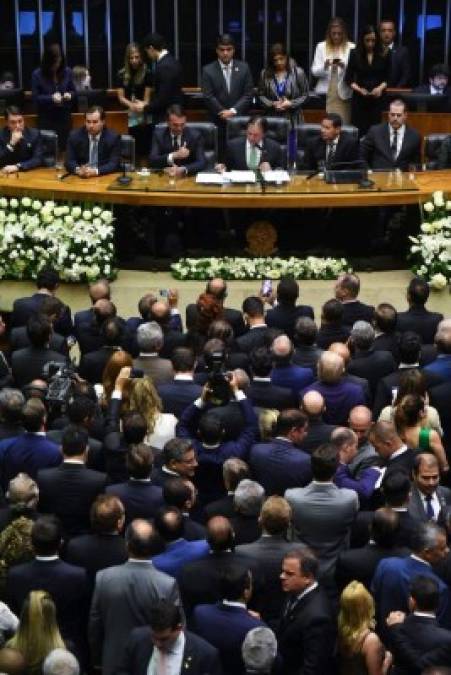 A la ceremonia, que se realiza en el hemiciclo del Senado, asistieron los presidentes de Bolivia, Evo Morales; Chile, Sebastián Piñera; Honduras, Juan Orlando Hernández; Paraguay, Mario Abdo Benítez; Perú, Martín Vizcarra; y Uruguay, Tabaré Vázquez.<br/>