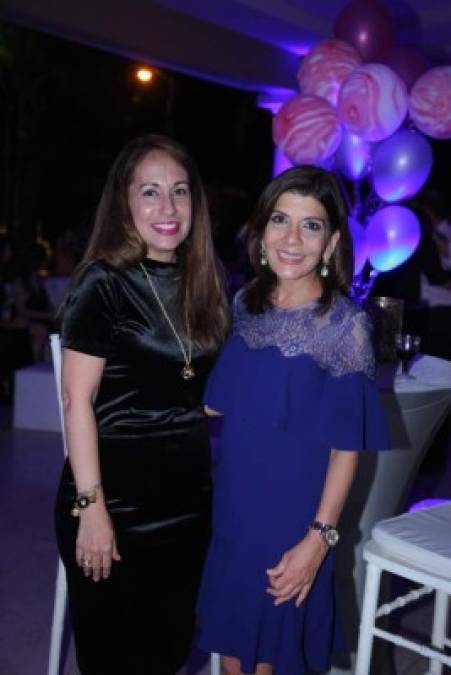 Martha Lee Quiroz y Sandra Panayotti.