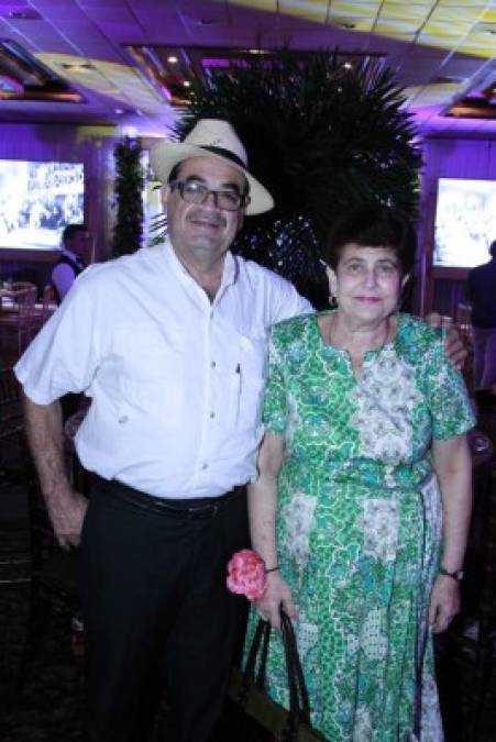 Miguel Pineda y Jeannette Miselem.