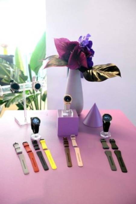 Además del Note 9, Samsung aprovechó el evento para presentarnos el nuevo Samsung Watch, que viene en una variedad de estilos y colores.