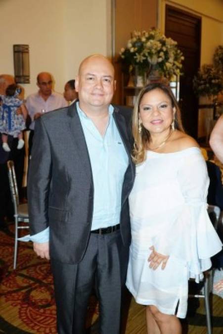 Santos y Alicia Cruz.