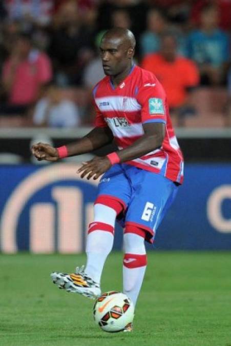 Jean-Sylvain Babin: Defensor que actualmente milita en el Sporting Gijón de España, cuenta con 32 años de edad. Sus padres nacieron en Martinica, pero él adoptó la nacionalidad francesa.
