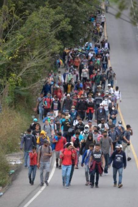El Gobierno guatemalteco había mantenido durante el viernes su posición de no permitir el ingreso al territorio de los miles de migrantes hondureños.