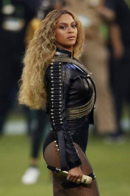 Beyoncé muestra sus mejores fotos en el Super Bowl 50.