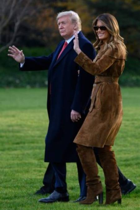 La primera dama lució muy elegante en sus eventos de este martes con un abrigo color chocolate que combinó con botas del mismo color.
