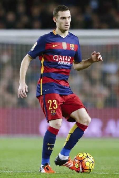Vermaelen: Es el otro que ha sido descartado por Barcelona. El zaguero belga estuvo cedido en la Roma, rumores señalan que Messi no lo quiere en el club.