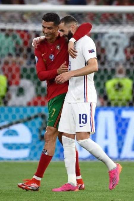 Todo era sonrisas y abrazos entre Cristiano Ronaldo y Karim Benzema.