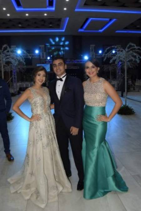 Camille Maradiaga, Andrés Núñez y Daniela Natarén.
