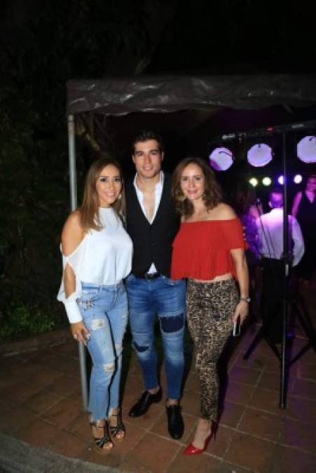 Karla Villar, Danilo Carrera y Yanira Bendaña.