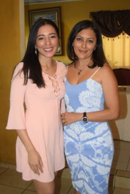 Clau Amaya y Ericka Sabillón.